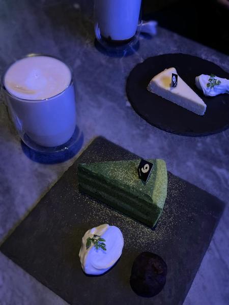 今年もあと9日> < ՞