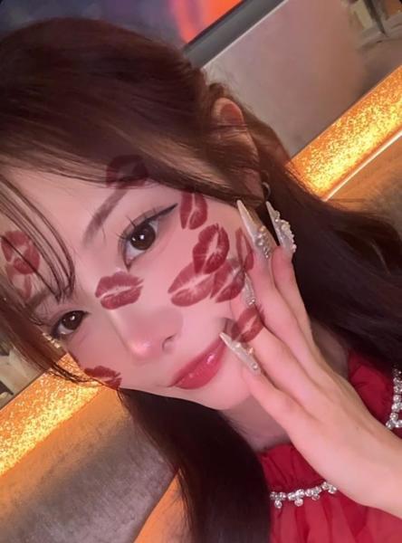 メリクリ🎁🎄🎶🎶 今日もいるから彼女いない友達同士でゴールドにおいで☺️☺️☺️ ちなみに明日までイベントやってるけどみあの出勤は今日まで！！ 待ってるよー！！