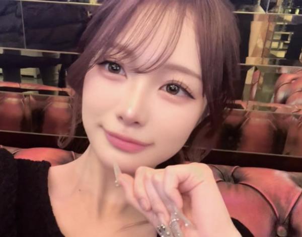 昨日は酔いすぎました。、、、、 今日は酔い「すぎ」ないようにいっぱい飲んで酔っ払います！！！一緒に飲もうー！！ 21時出勤しました🎶🎶🎶