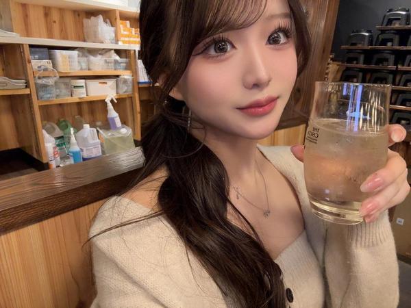 ^⸝⸝>𖥦<⸝⸝^