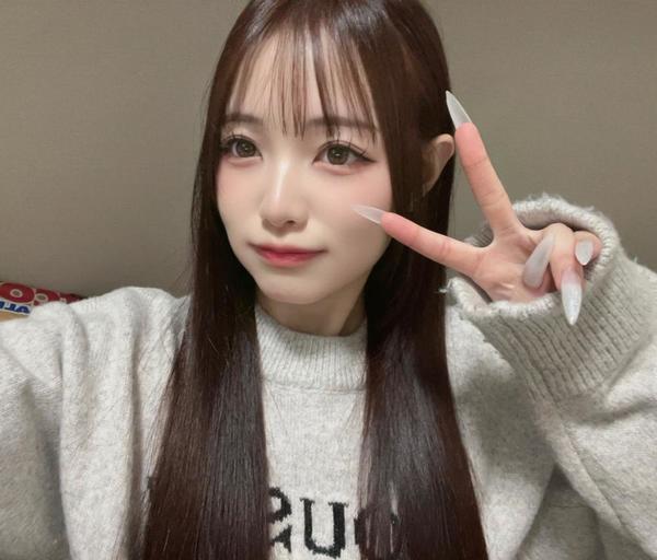 しゅっきーん！！！！ 雨降ってない出勤最高🥹🥹🥹 美容院行ってきたからサラサラの髪の毛で出勤です🎶🎶